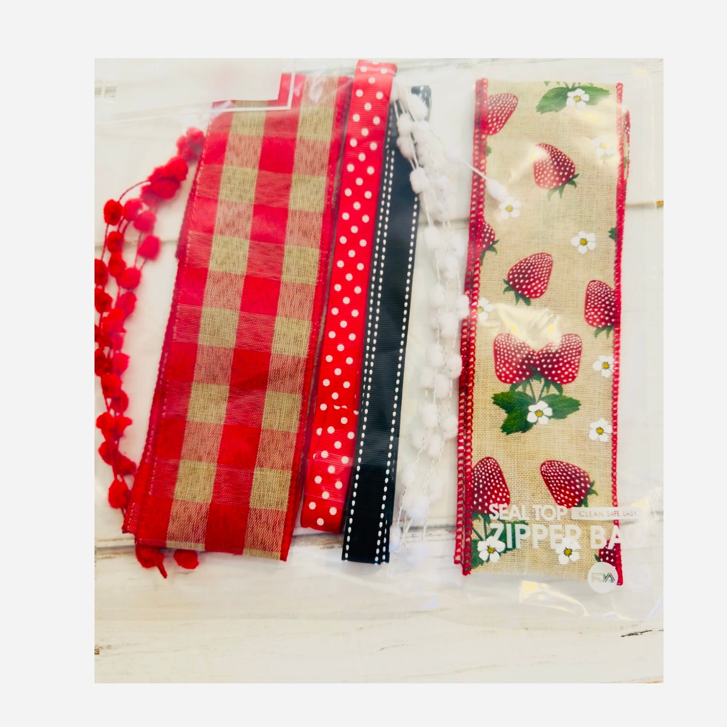 Strawberry ribbon bundle
