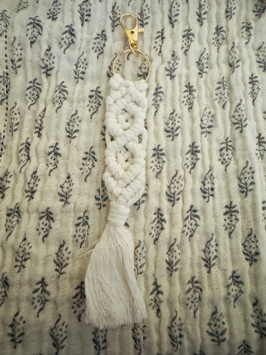 Macrame Keychain white